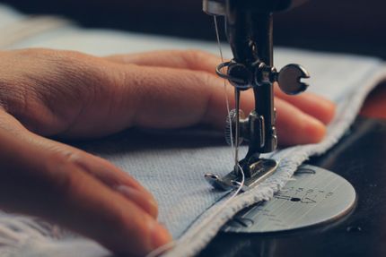 Cercasi a Prato addetto/a alla lavorazione/confezionamento di capi di abbigliamento