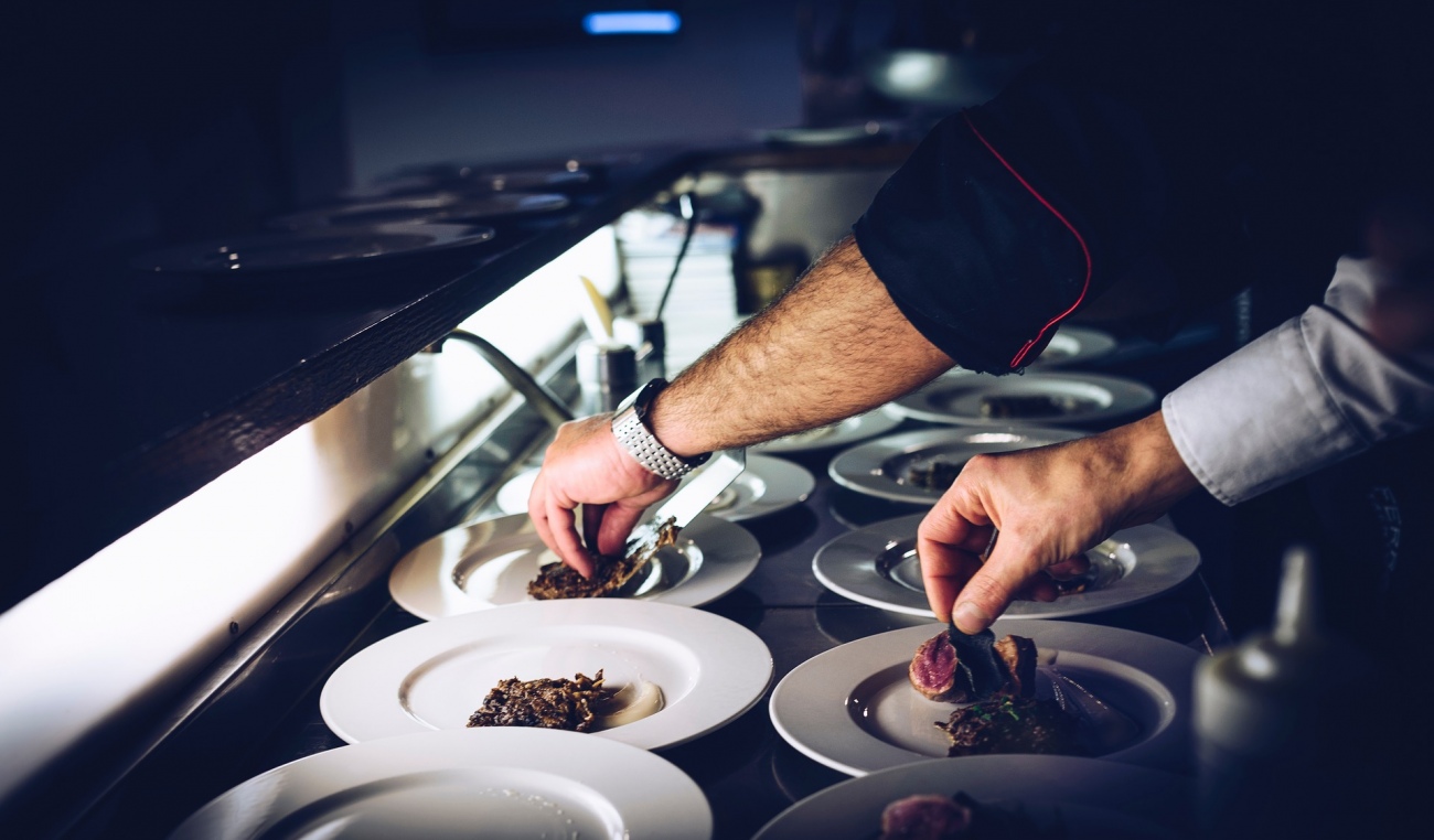 BARISTA ADDETTO ALLA PREPARAZIONE PRANZO